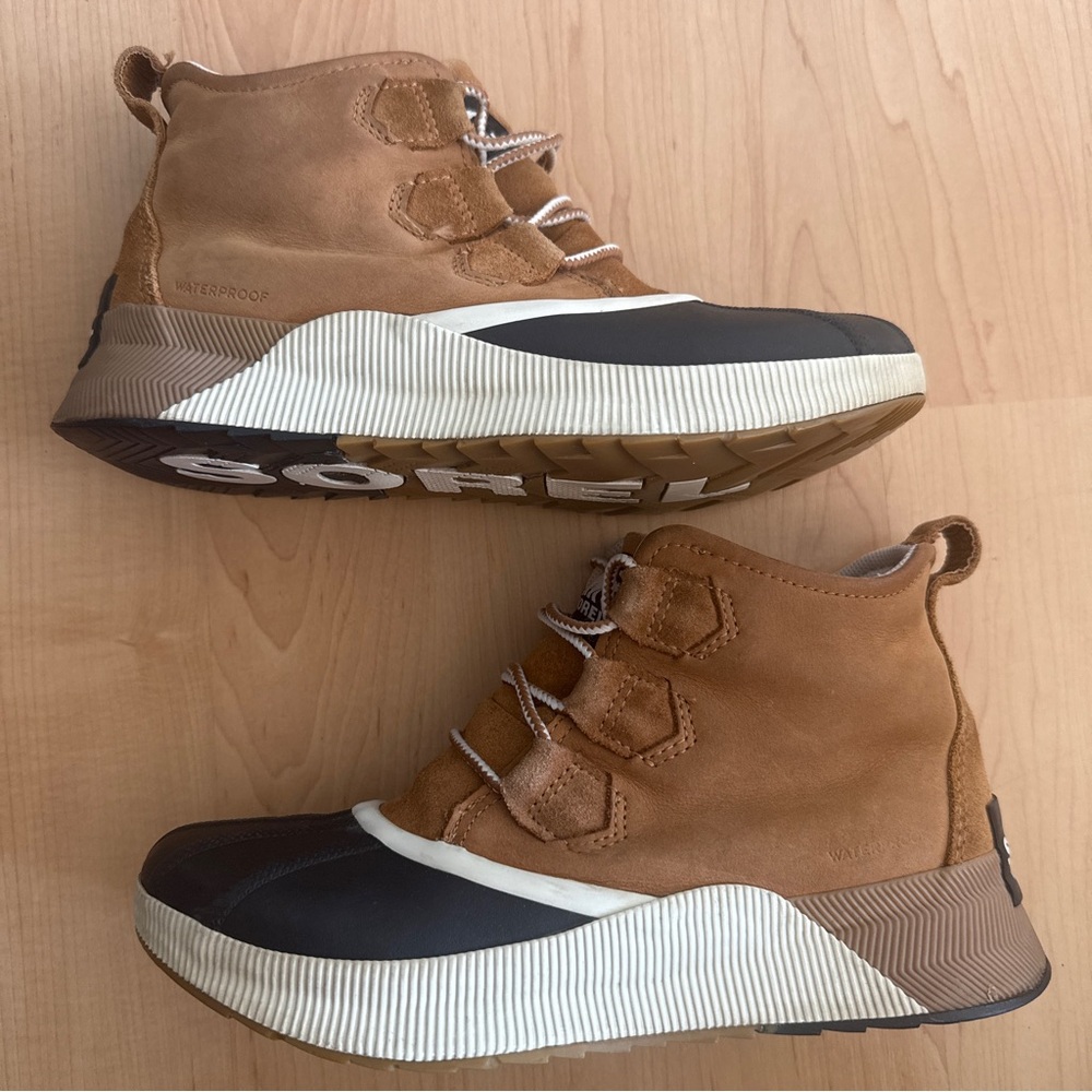 Sorel Out N About III Classic Women’s Suede And Rubber Waterproof Boots, Size 8 - Picture 9 of 12